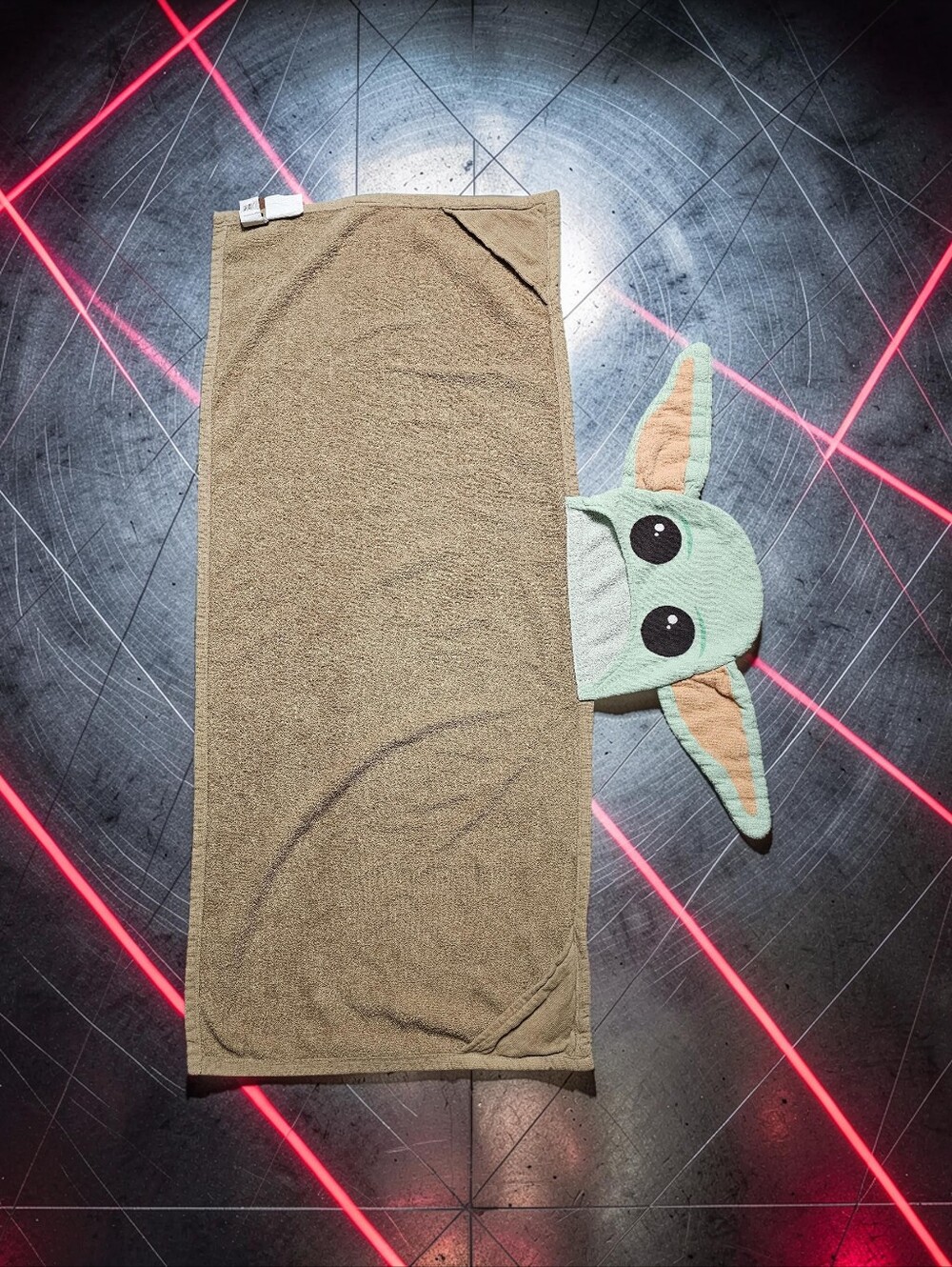 STAR WARS Yoda Hooded Character Towel. Very Cute! Great Condition!